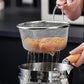 🧼🔪 Passoire inox 304 hygiénique – Ne rouille pas, sans odeur, idéale pour filtrer bouillons, quinoa et salades, l’indispensable des cuisines saines et modernes 🌿✨