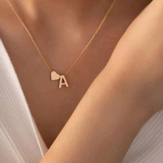 💖 ¡OFERTA DE NAVIDAD 60 % DE DESCUENTO! ✨ Collares con iniciales diminutas Corazón dorado Letras A-Z - Acero inoxidable chapado en oro de 18 quilates con entrega en 2-4 semanas 📦🌟