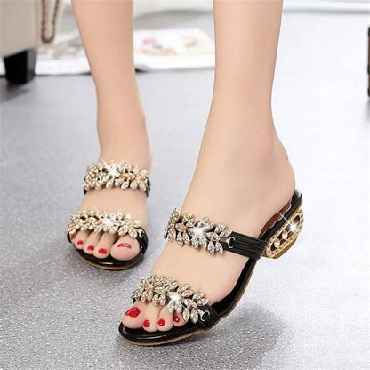 📢📢 Dernier jour – 50 % de réduction !! ⏰ Sandales femmes tendance – Talon plat, strass et ornements métalliques 👡 Pour l'été et le quotidien